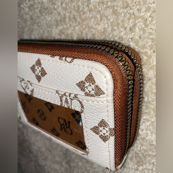 Woman’s Wallet 🤎 - Picture 4 of 10